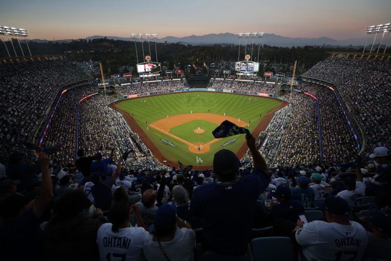 Yankees fan claims falling concrete hit him at Dodger Stadium