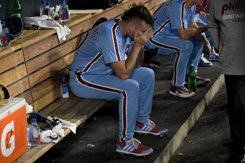 Watch: Dodgers win series on walk-off thanks to crushing Phillies error