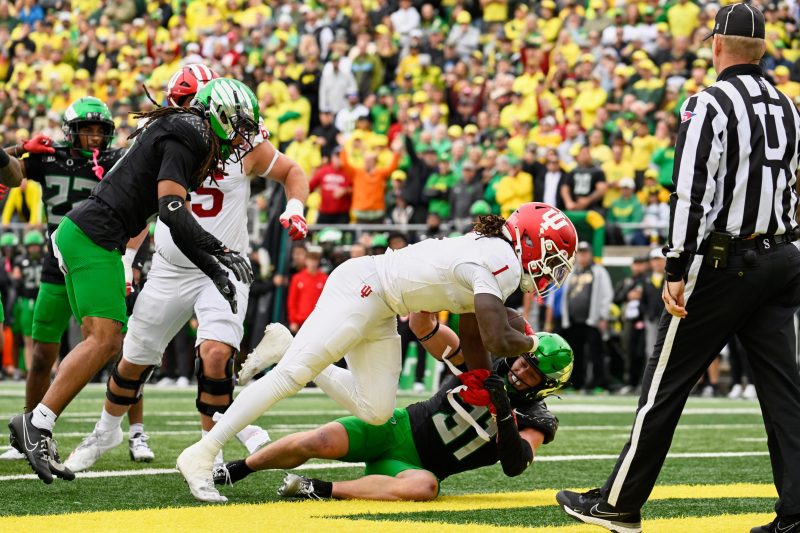 No. 7 Indiana upends No. 2 Oregon on road for signature win