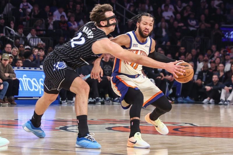 Orlando Magic star to have MRI on left leg after injury vs. Knicks