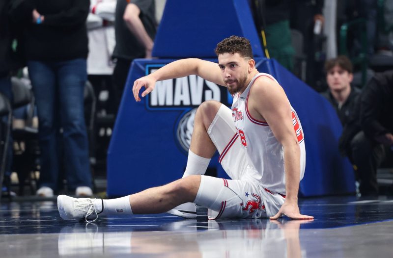 Alperen Şengün injury update: Rockets star hurt early vs. Mavericks