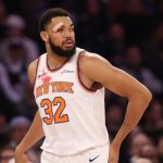 Knicks star goes to locker room after suffering nasty cut in collision