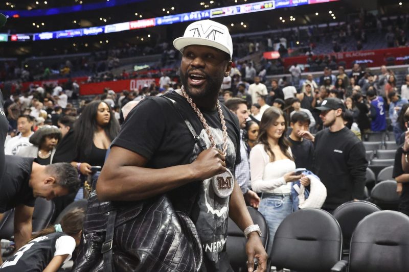 Floyd Mayweather returning to boxing. Could he fight Manny Pacquiao?