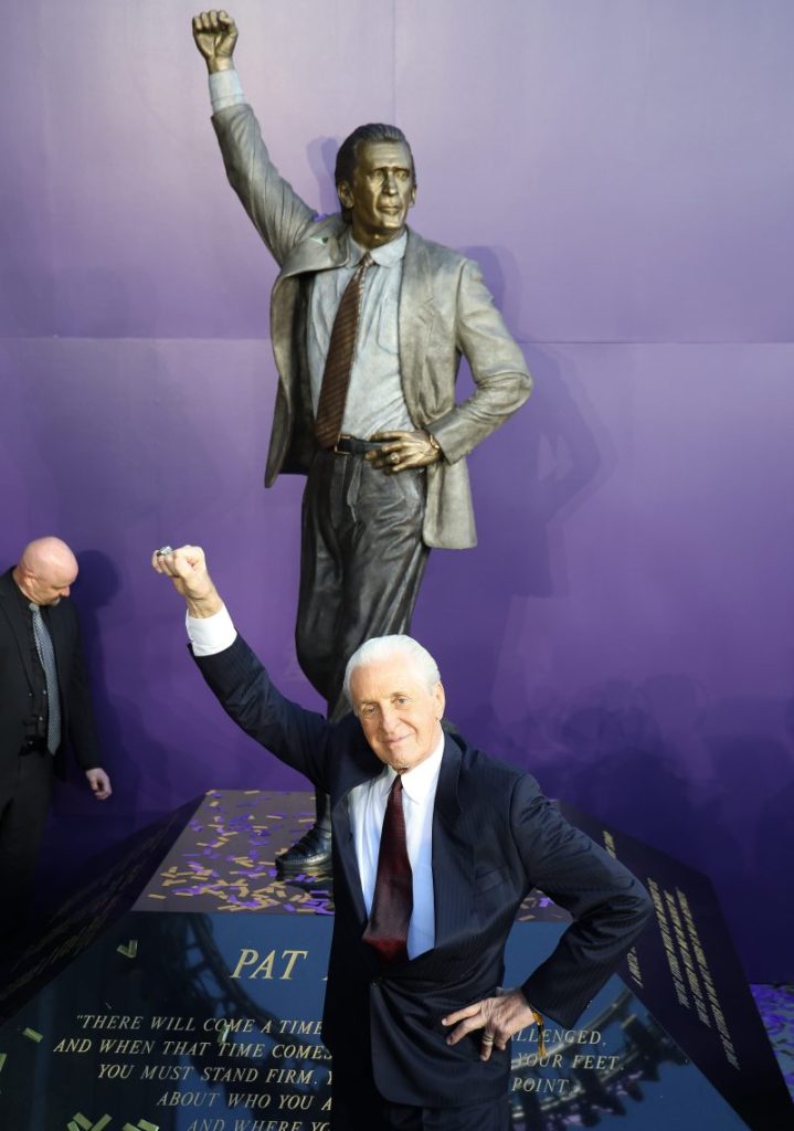Lakers unveil Pat Riley statue celebrating former coach: Check it out